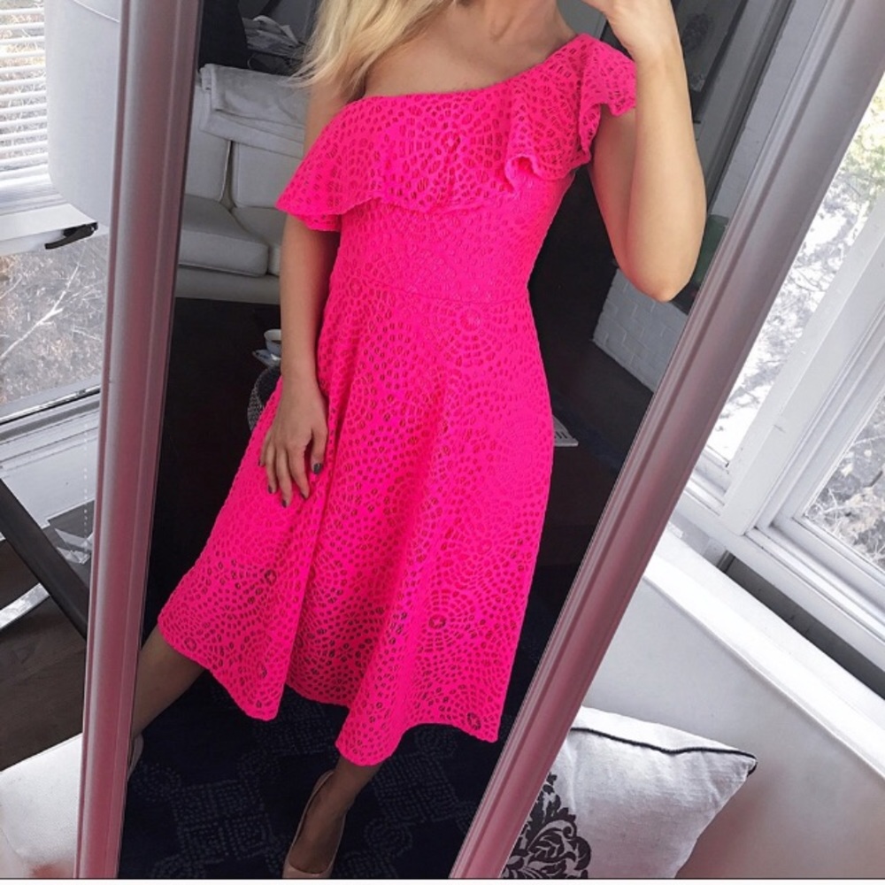 Lilly Pulitzer Pink Callisto Ruffle off shoulder - Picture 3 of 8